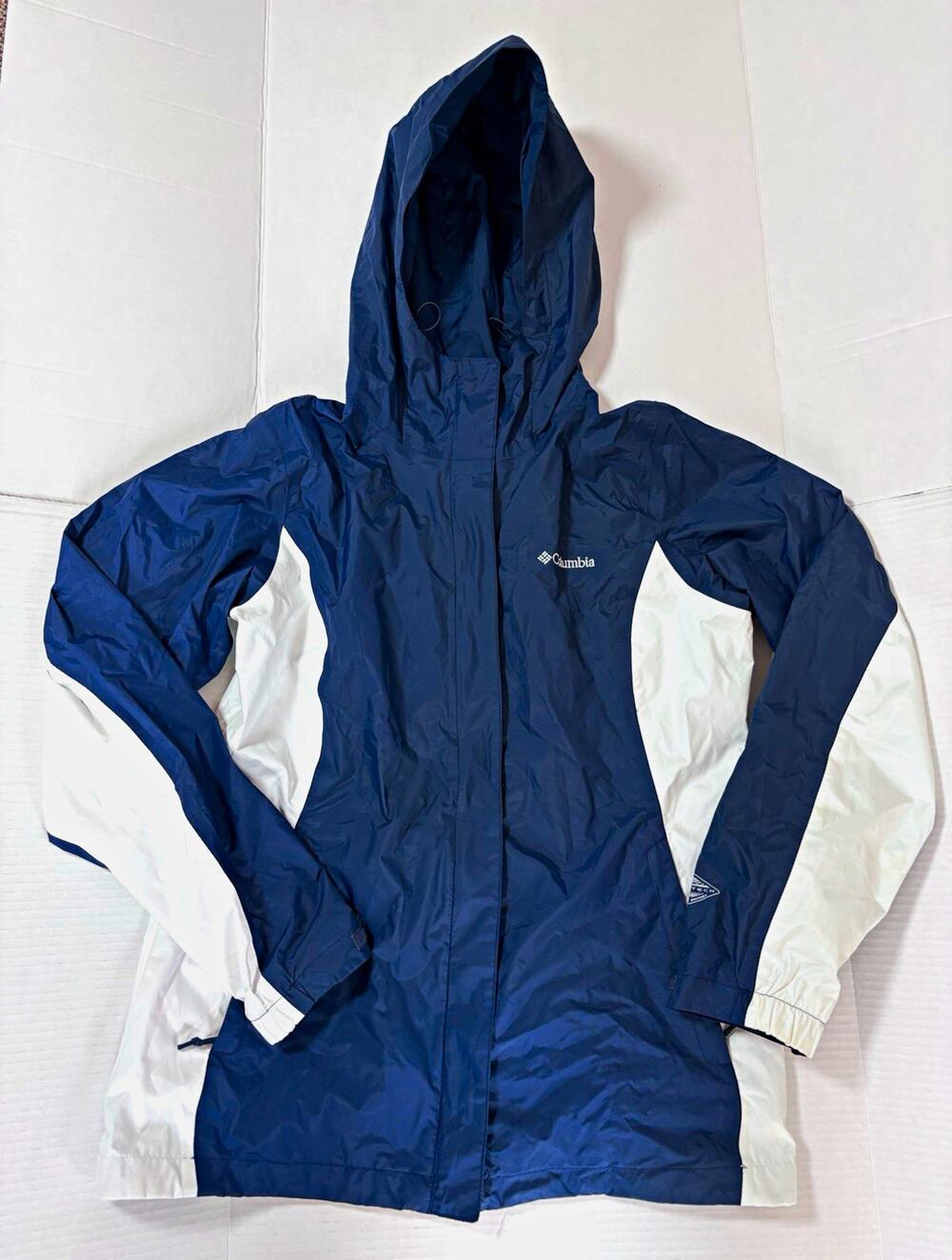Columbia Women’s M Navy Blue White Omni-Tech Waterproof Hooded Rain Jacket